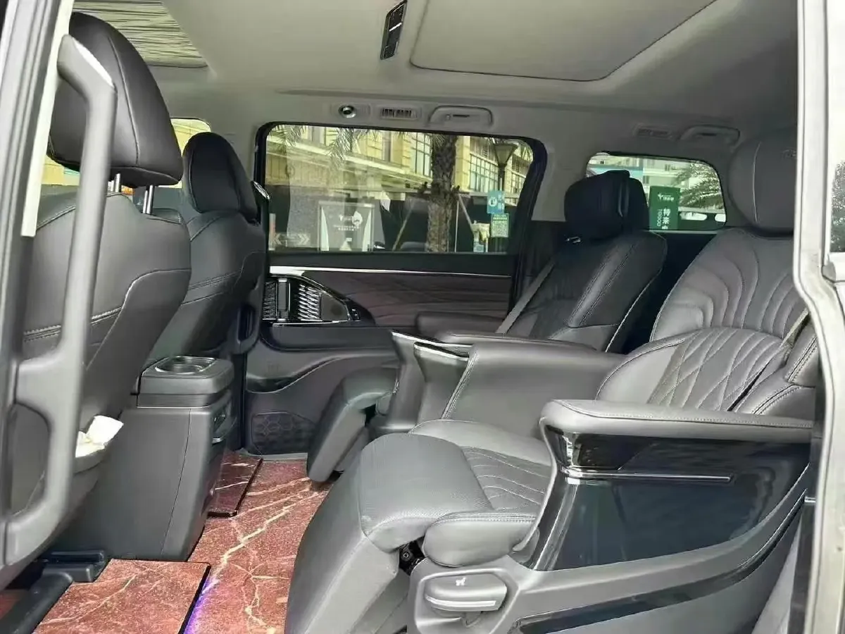 2024 GAC Trumpchi M8 2.0T 252HP L4 8AT,autocango,china used car exporter,china ev exporter,chinese used car exporter,chinese used ev exporter