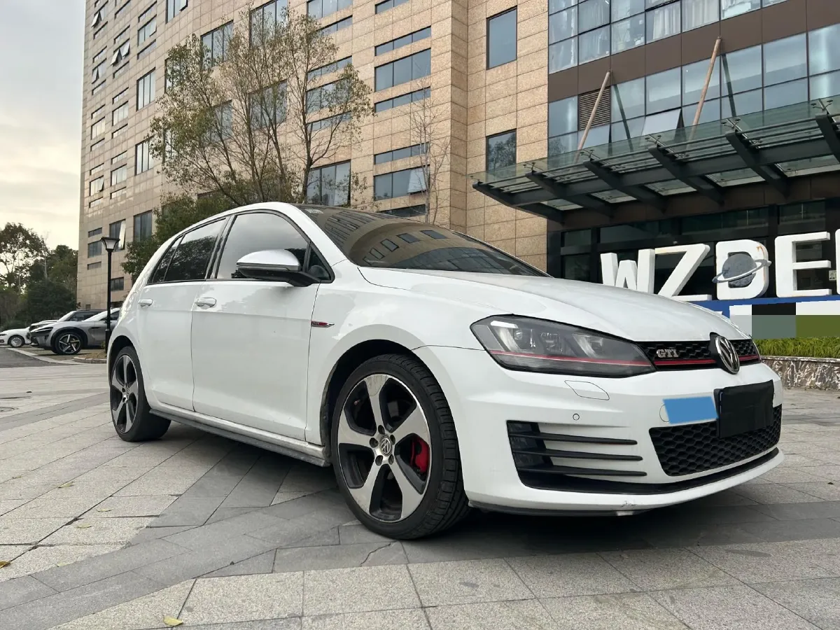 2016 Volkswagen GolfGTI 2.0T 220HP L4 7DCT,autocango,china used car exporter,china ev exporter,chinese used car exporter,chinese used ev exporter