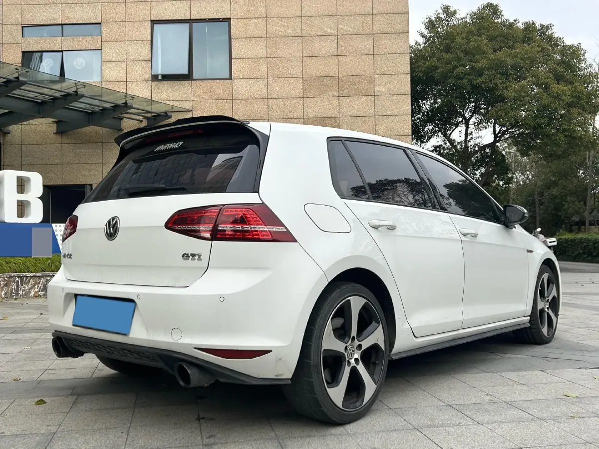 2016 Volkswagen GolfGTI 2.0T 220HP L4 7DCT,autocango,china used car exporter,china ev exporter,chinese used car exporter,chinese used ev exporter