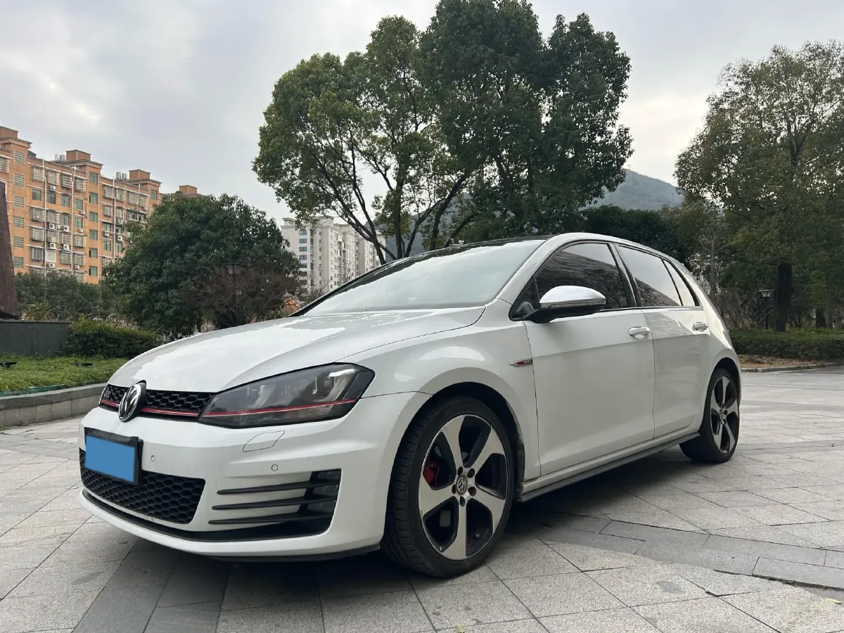 2016 Volkswagen GolfGTI 2.0T 220HP L4 7DCT,autocango,china used car exporter,china ev exporter,chinese used car exporter,chinese used ev exporter