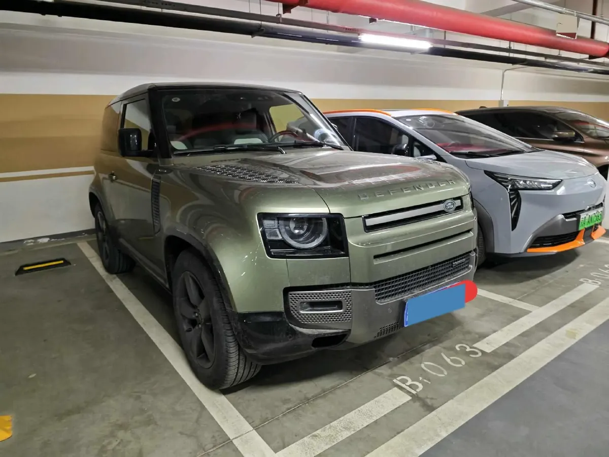 2023 Land Rover Defender 2.0T 300HP L4 8AT,autocango,china used car exporter,china ev exporter,chinese used car exporter,chinese used ev exporter