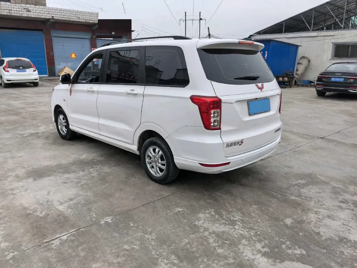 2021 WuLing HongGuang 1.5L 99HP L4 6MT,autocango,china used car exporter,china ev exporter,chinese used car exporter,chinese used ev exporter