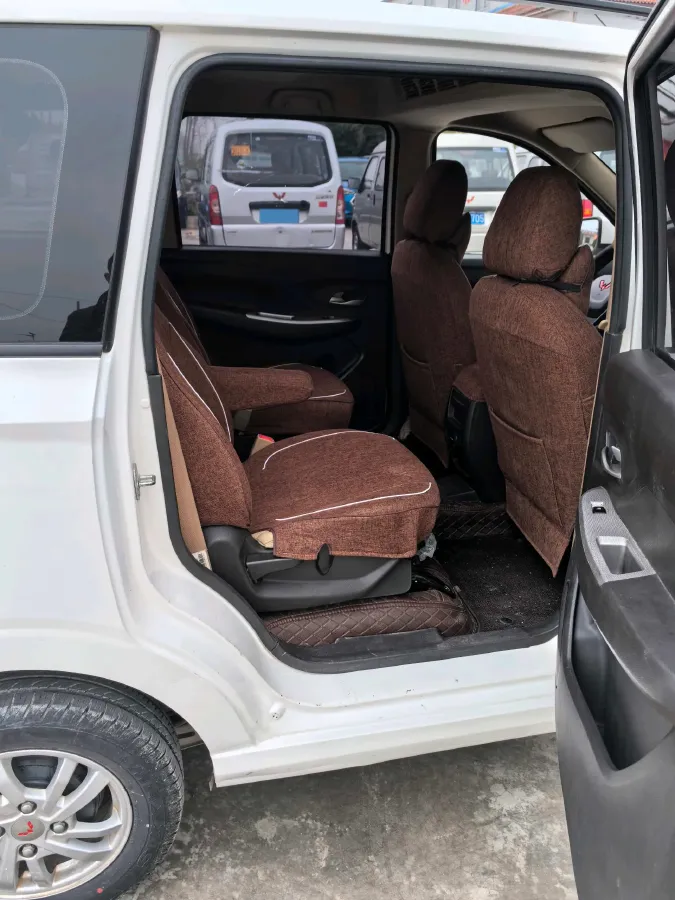 2021 WuLing HongGuang 1.5L 99HP L4 6MT,autocango,china used car exporter,china ev exporter,chinese used car exporter,chinese used ev exporter