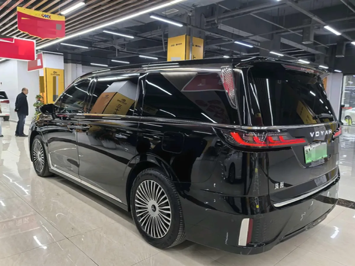 2025 Voyah Dream 1.5T 150HP L4 PHEV 41.7KWH,autocango,china used car exporter,china ev exporter,chinese used car exporter,chinese used ev exporter
