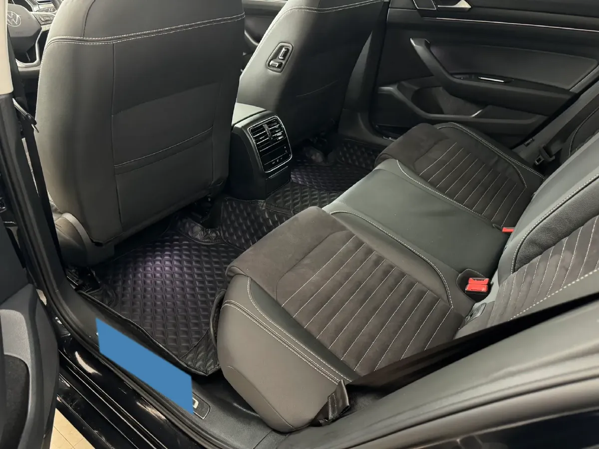 2020 Volkswagen Magotan 2.0T 186HP L4 7DCT,autocango,china used car exporter,china ev exporter,chinese used car exporter,chinese used ev exporter