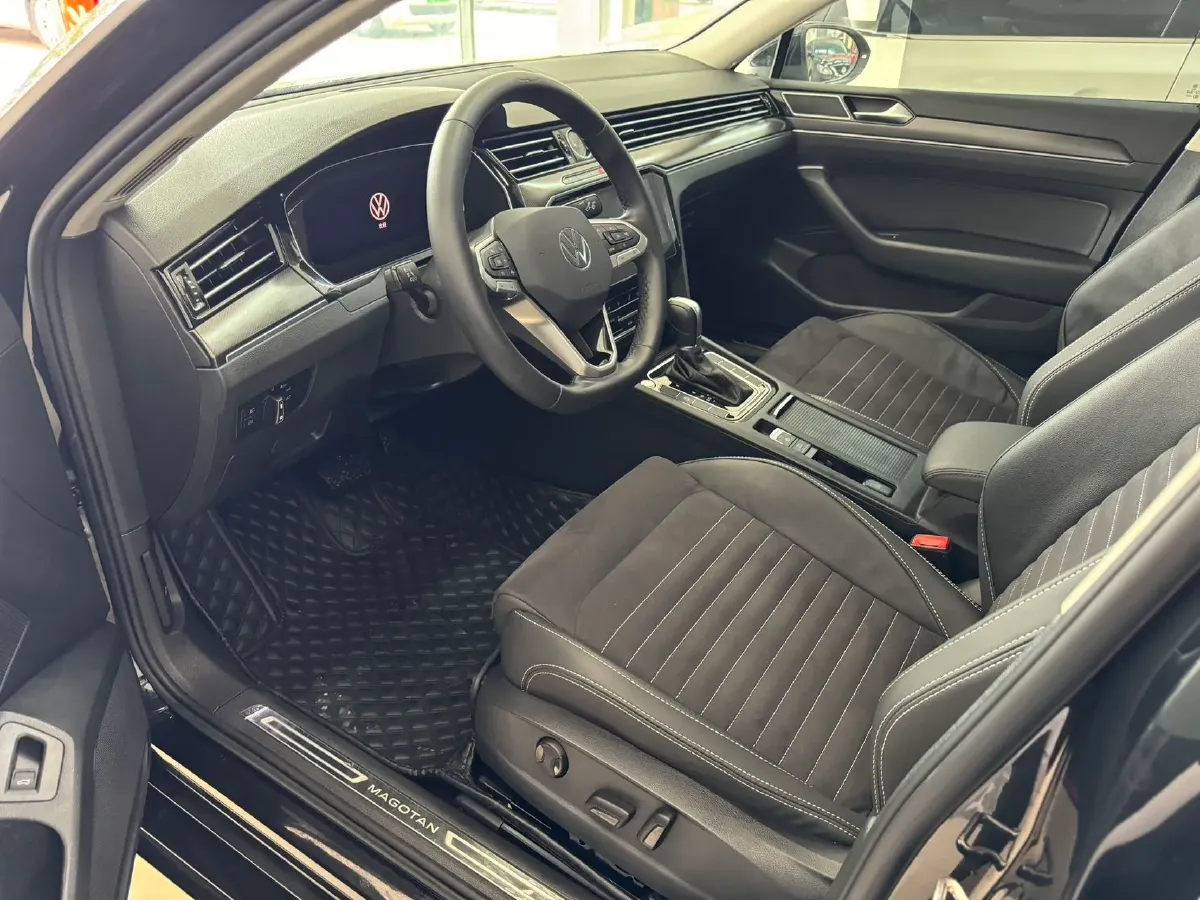 2020 Volkswagen Magotan 2.0T 186HP L4 7DCT,autocango,china used car exporter,china ev exporter,chinese used car exporter,chinese used ev exporter
