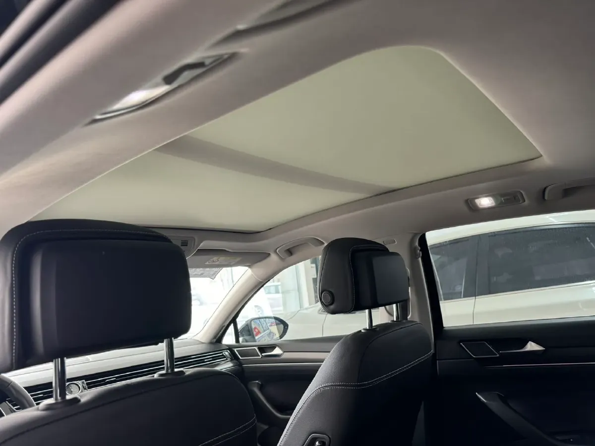 2020 Volkswagen Magotan 2.0T 186HP L4 7DCT,autocango,china used car exporter,china ev exporter,chinese used car exporter,chinese used ev exporter