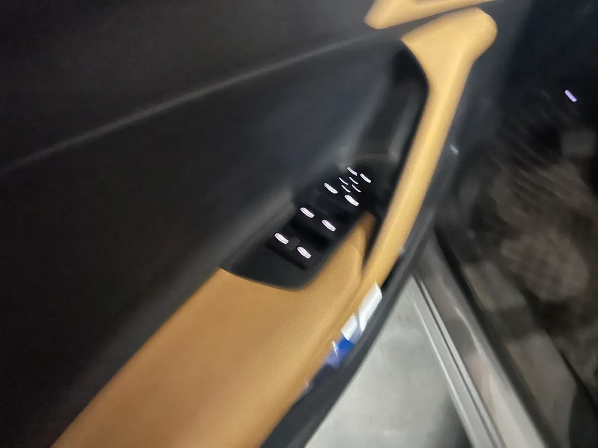 2023 Roewe RX5 1.5T 188HP L4 7DCT,autocango,china used car exporter,china ev exporter,chinese used car exporter,chinese used ev exporter