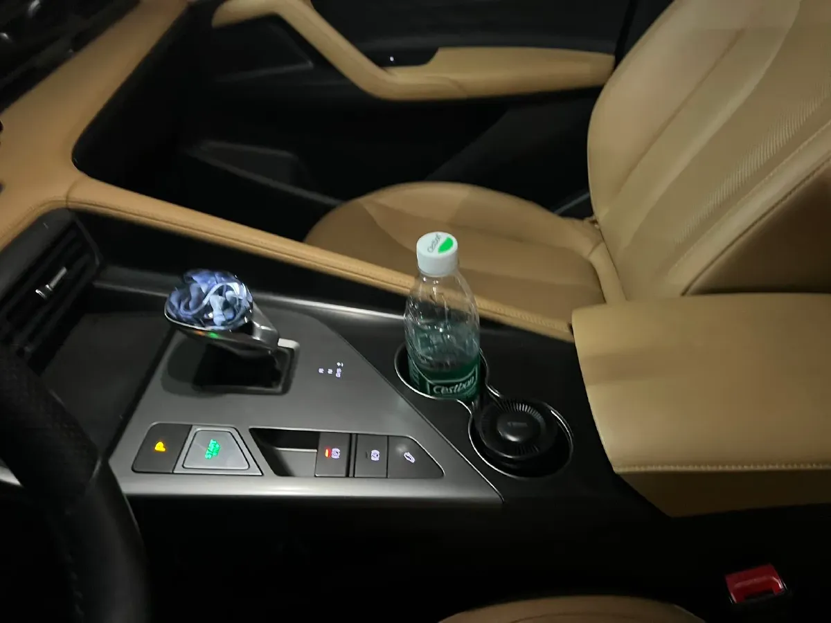 2023 Roewe RX5 1.5T 188HP L4 7DCT,autocango,china used car exporter,china ev exporter,chinese used car exporter,chinese used ev exporter