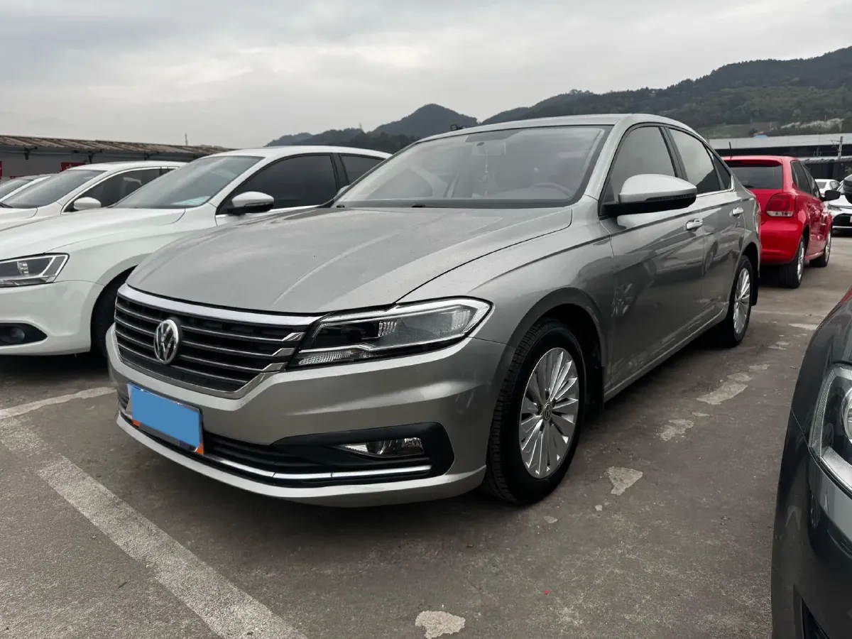 2018 Landwind XiaoYao 1.5T 163HP L4 CVT,autocango,china used car exporter,china ev exporter,chinese used car exporter,chinese used ev exporter