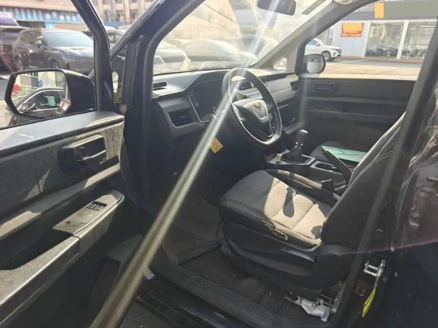 2019 WuLing HongGuang Plus 1.5T 147HP L4 6MT,autocango,china used car exporter,china ev exporter,chinese used car exporter,chinese used ev exporter