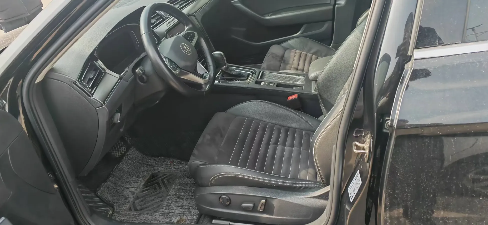 2020 Volkswagen Magotan 2.0T 186HP L4 7DCT,autocango,china used car exporter,china ev exporter,chinese used car exporter,chinese used ev exporter