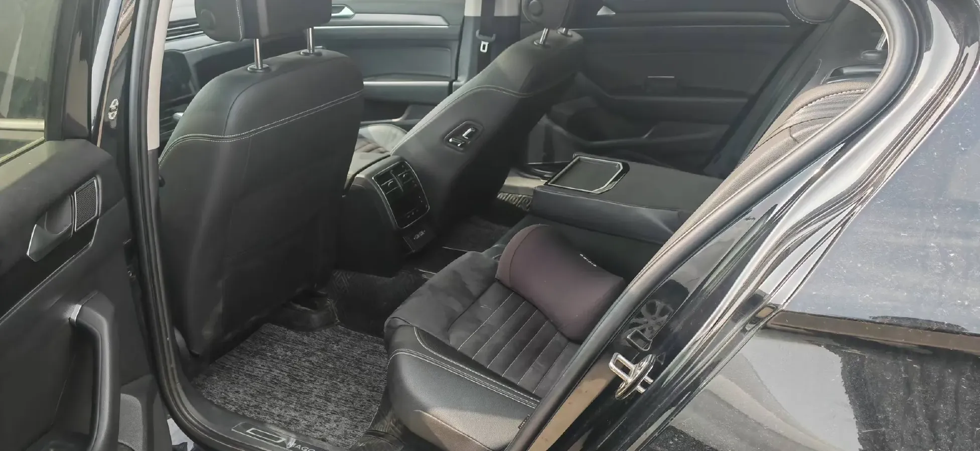 2020 Volkswagen Magotan 2.0T 186HP L4 7DCT,autocango,china used car exporter,china ev exporter,chinese used car exporter,chinese used ev exporter