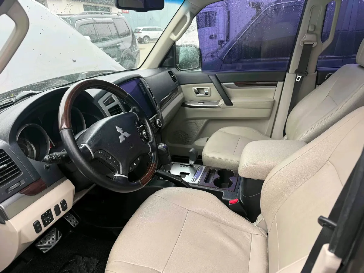 2017 Honda Jade 1.8L 141HP L4 5AT,autocango,china used car exporter,china ev exporter,chinese used car exporter,chinese used ev exporter