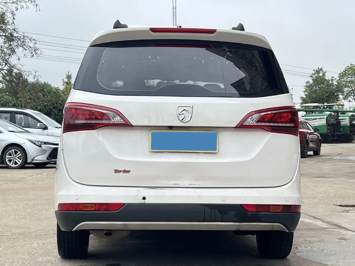 2021 BaoJun 730 1.5T 147HP L4 CVT,autocango,china used car exporter,china ev exporter,chinese used car exporter,chinese used ev exporter