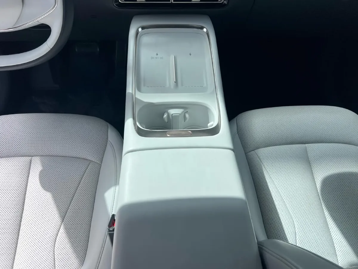 2024 Xpeng P7+ BEV 60.7KWH,autocango,china used car exporter,china ev exporter,chinese used car exporter,chinese used ev exporter