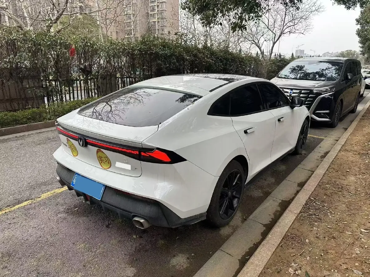2025 ChangAn UNI-V 1.5T 192HP L4 7DCT,autocango,china used car exporter,china ev exporter,chinese used car exporter,chinese used ev exporter