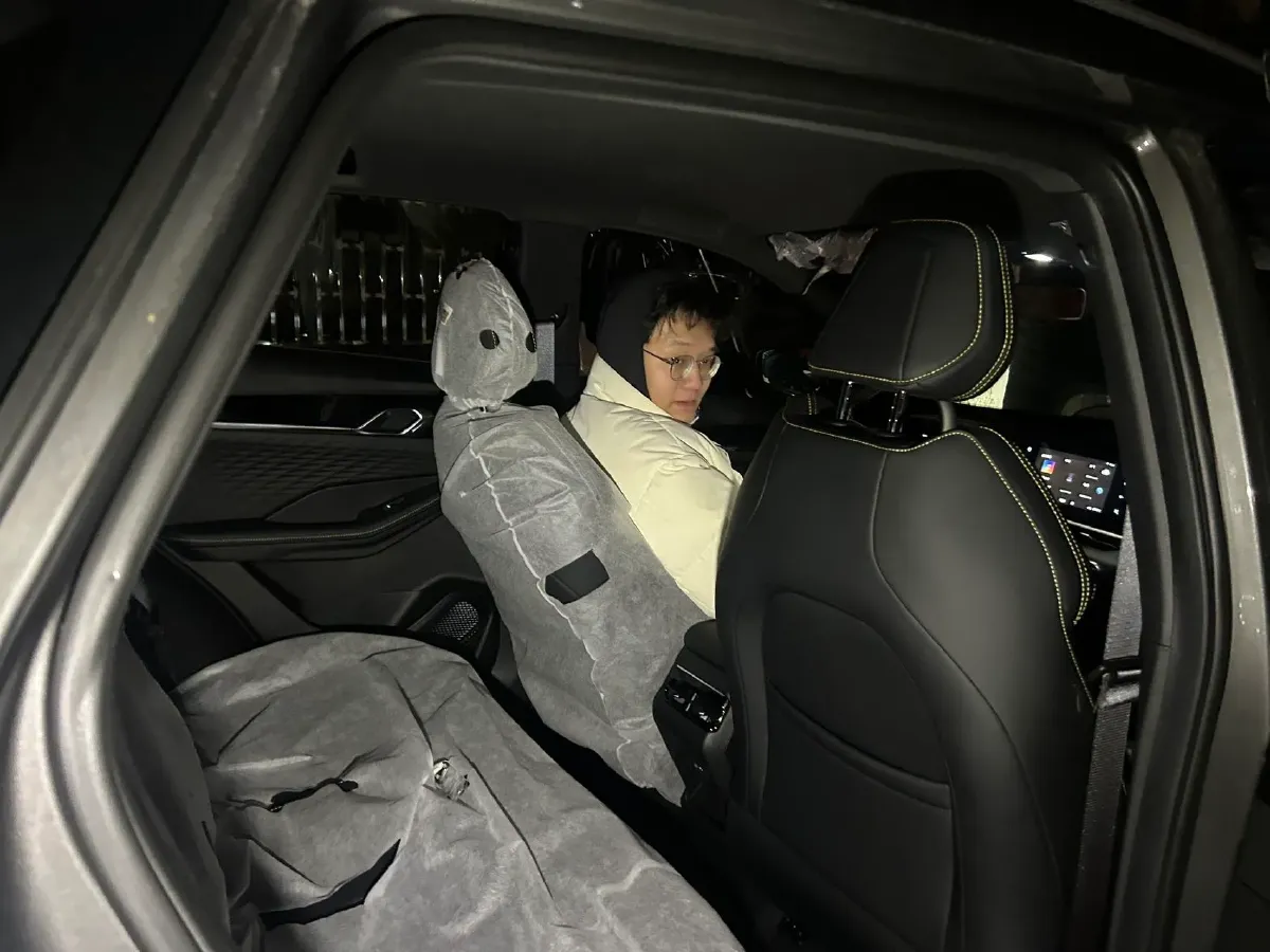 2025 Geely Coolray 1.5T 181HP L4 7DCT,autocango,china used car exporter,china ev exporter,chinese used car exporter,chinese used ev exporter