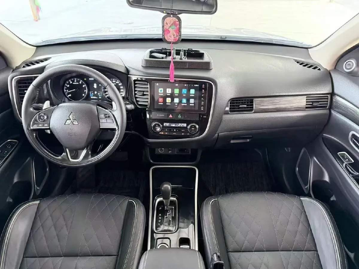 2020 Mitsubishi Outlander 2.4L 192HP L4 CVT,autocango,china used car exporter,china ev exporter,chinese used car exporter,chinese used ev exporter