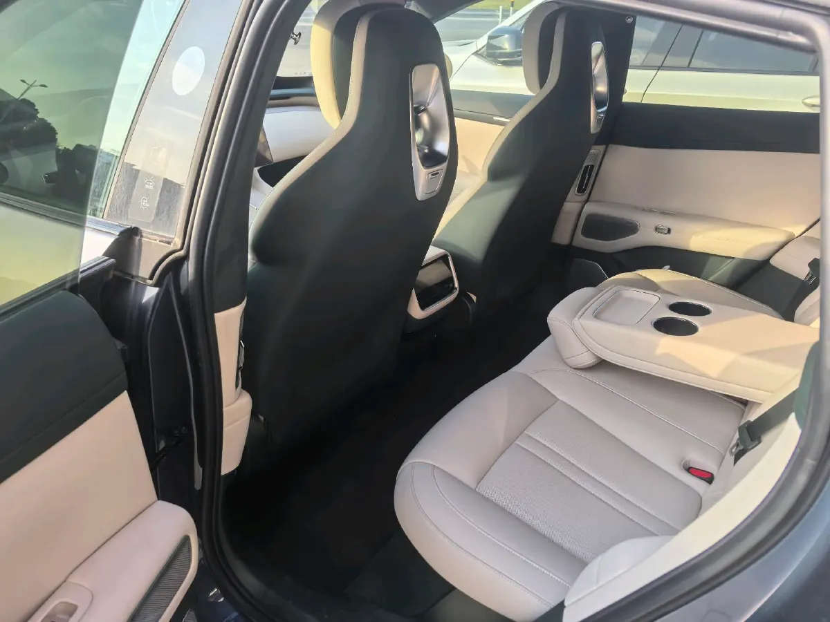 2025 MI YU7 BEV 101.7KWH,autocango,china used car exporter,china ev exporter,chinese used car exporter,chinese used ev exporter