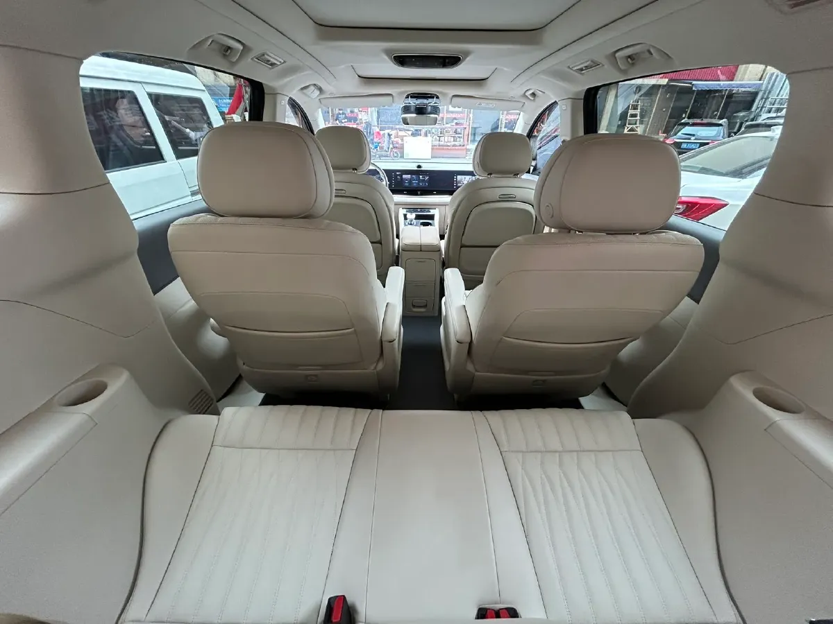 2022 Voyah Dream BEV 82KWH,autocango,china used car exporter,china ev exporter,chinese used car exporter,chinese used ev exporter