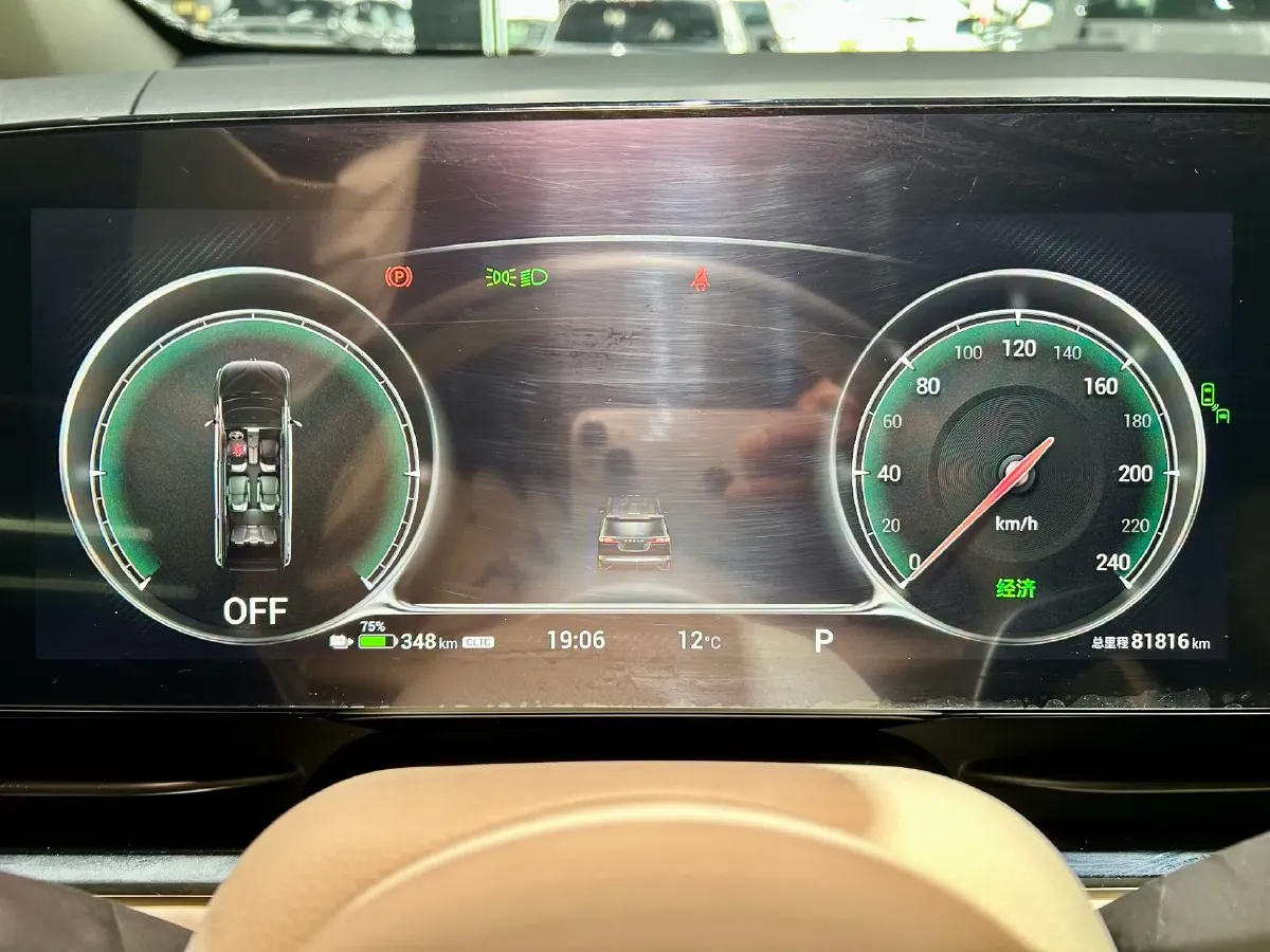 2022 Voyah Dream BEV 82KWH,autocango,china used car exporter,china ev exporter,chinese used car exporter,chinese used ev exporter