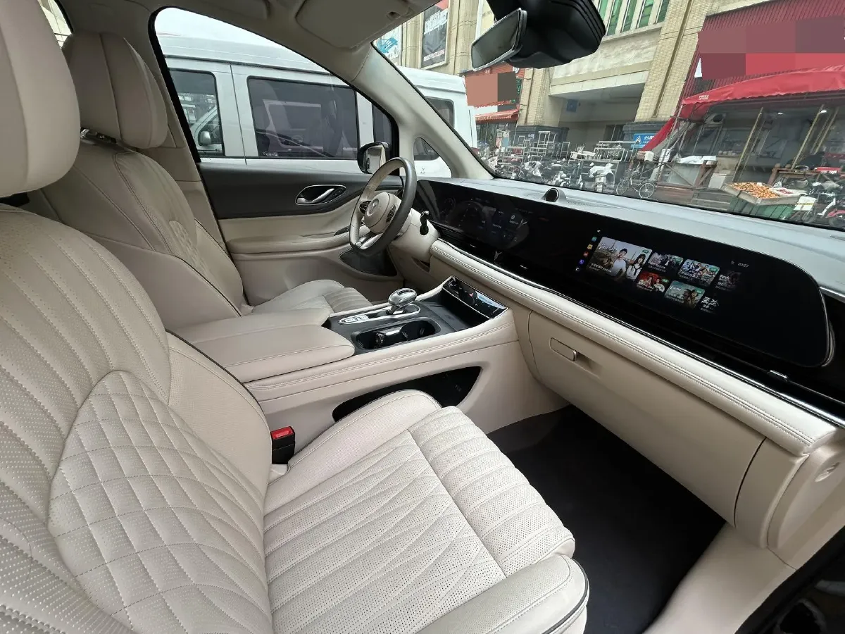 2022 Voyah Dream BEV 82KWH,autocango,china used car exporter,china ev exporter,chinese used car exporter,chinese used ev exporter