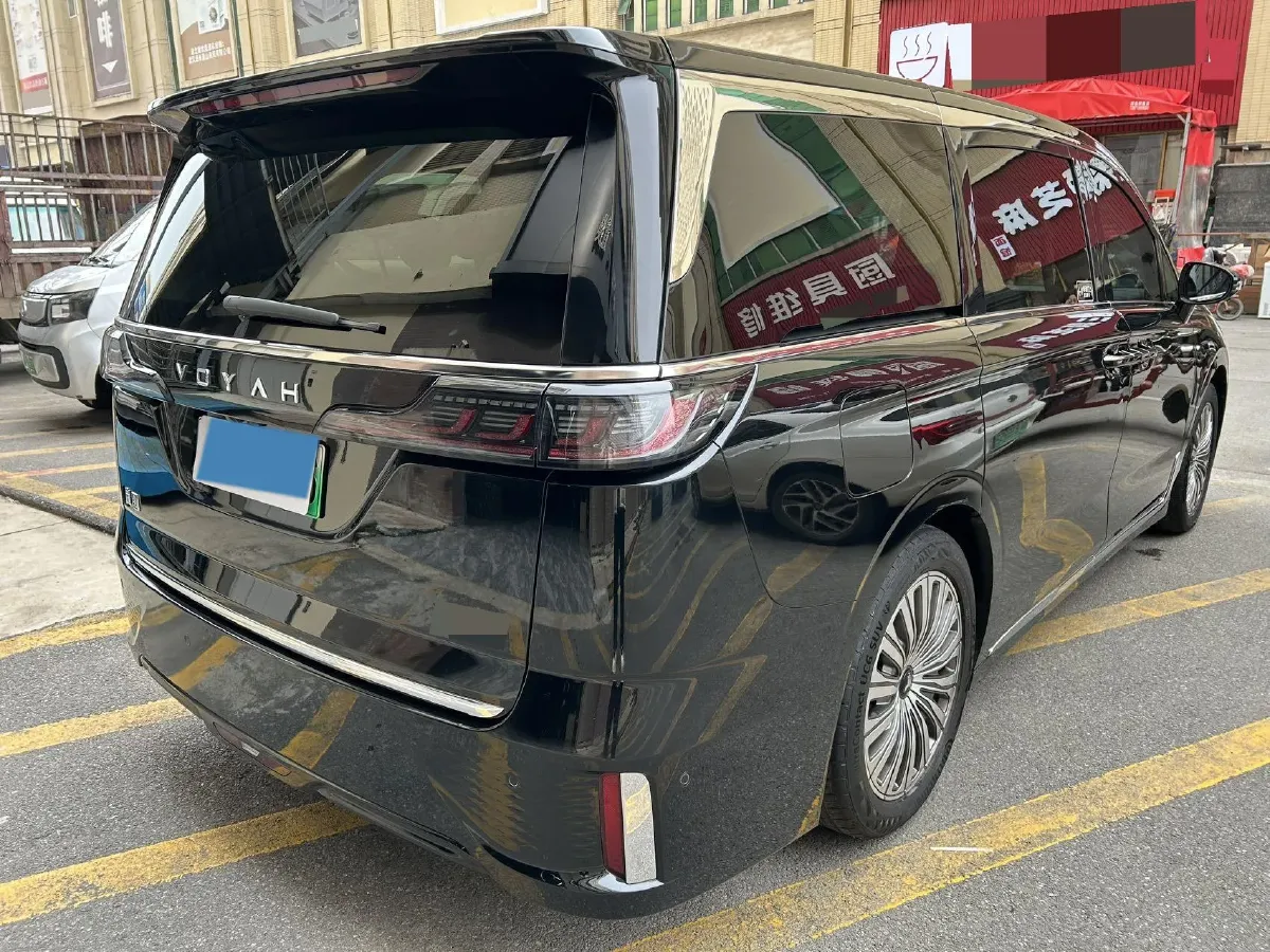 2022 Voyah Dream BEV 82KWH,autocango,china used car exporter,china ev exporter,chinese used car exporter,chinese used ev exporter