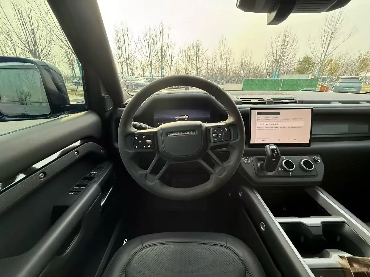 2025 Land Rover Defender 3.0T 400HP L6 8AT,autocango,china used car exporter,china ev exporter,chinese used car exporter,chinese used ev exporter