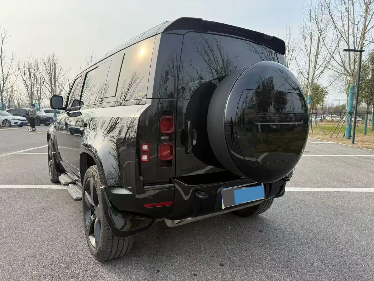 2025 Land Rover Defender 3.0T 400HP L6 8AT,autocango,china used car exporter,china ev exporter,chinese used car exporter,chinese used ev exporter