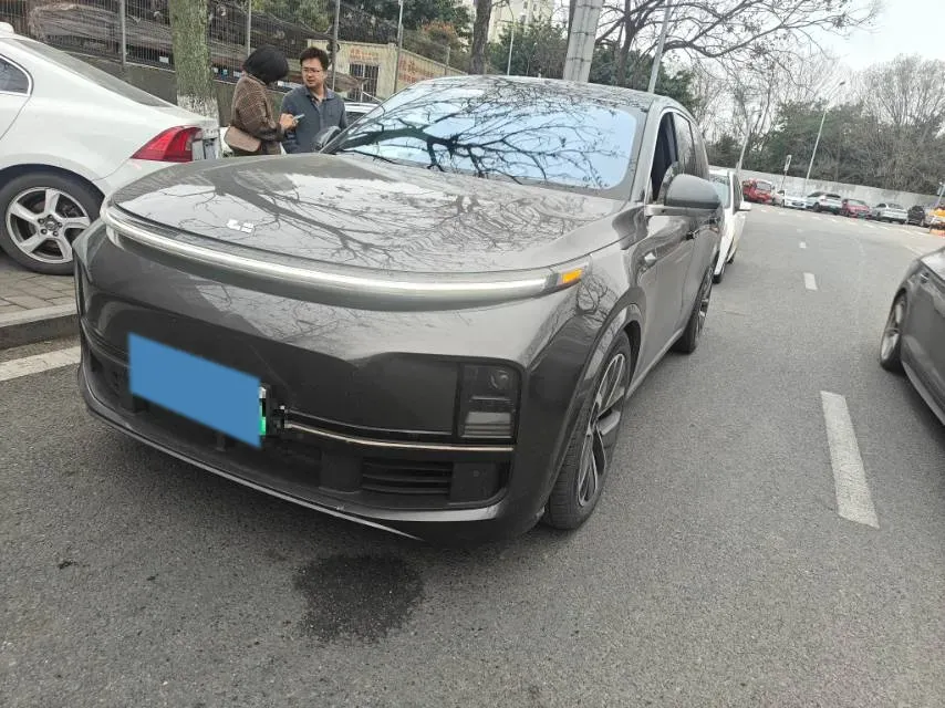 2023 Li L8 Range Extended 154HP REEV 40.9KWH,autocango,china used car exporter,china ev exporter,chinese used car exporter,chinese used ev exporter