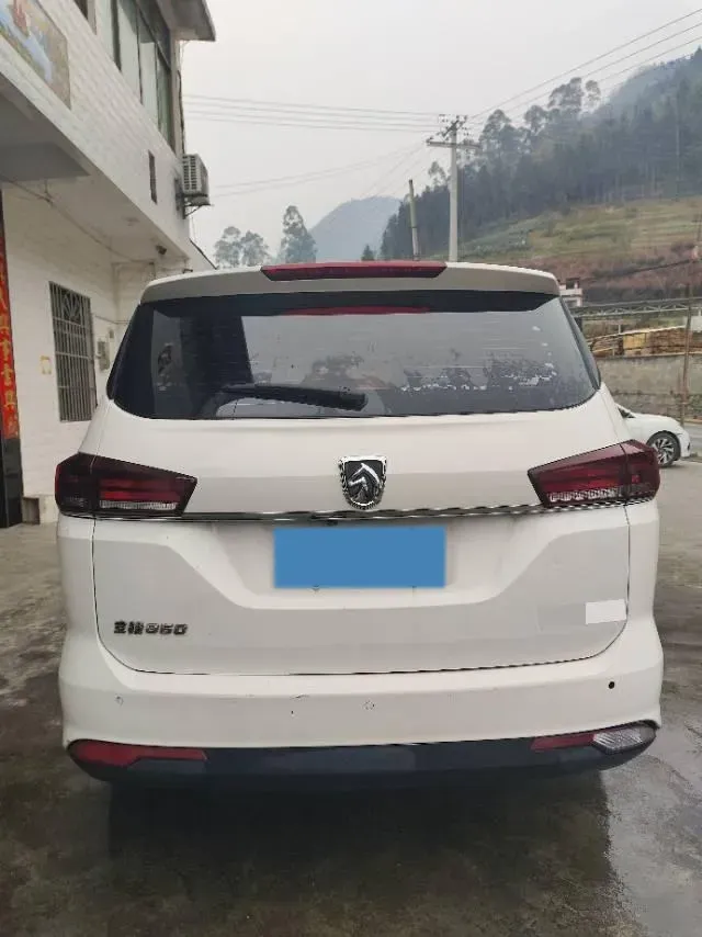 2019 BaoJun 360 1.5L 105HP L4 CVT,autocango,china used car exporter,china ev exporter,chinese used car exporter,chinese used ev exporter