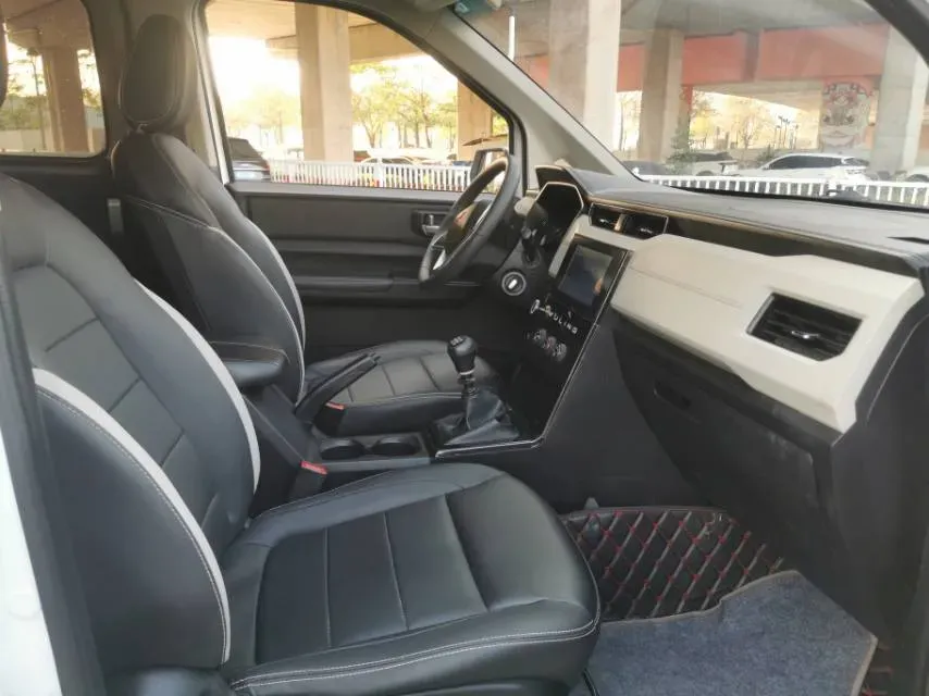 2021 WuLing ZhengChen 1.5T 147HP L4 6MT,autocango,china used car exporter,china ev exporter,chinese used car exporter,chinese used ev exporter