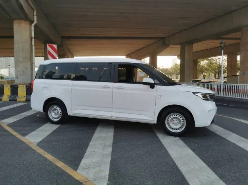 2021 WuLing ZhengChen 1.5T 147HP L4 6MT,autocango,china used car exporter,china ev exporter,chinese used car exporter,chinese used ev exporter
