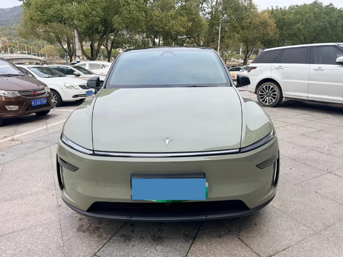 2025 Tesla Model Y BEV 62.5KWH,autocango,china used car exporter,china ev exporter,chinese used car exporter,chinese used ev exporter