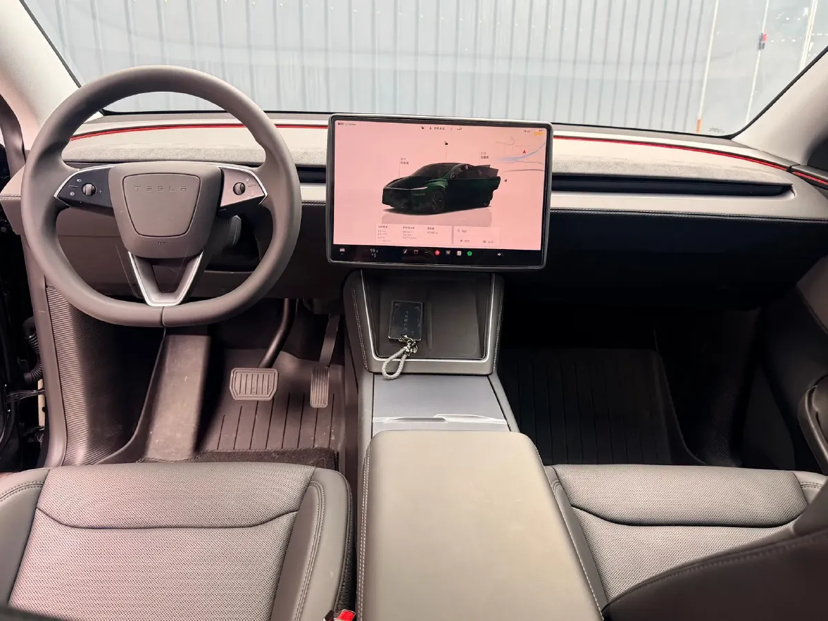 2025 Tesla Model Y BEV 62.5KWH,autocango,china used car exporter,china ev exporter,chinese used car exporter,chinese used ev exporter