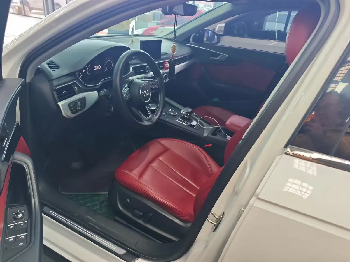 2019 Audi A4L 2.0T 190HP L4 7DCT,autocango,china used car exporter,china ev exporter,chinese used car exporter,chinese used ev exporter