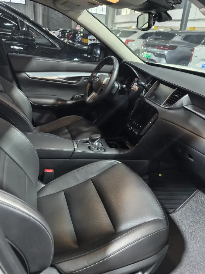 2018 Jeep Grand Commander 2.0T 265HP L4 9AT,autocango,china used car exporter,china ev exporter,chinese used car exporter,chinese used ev exporter