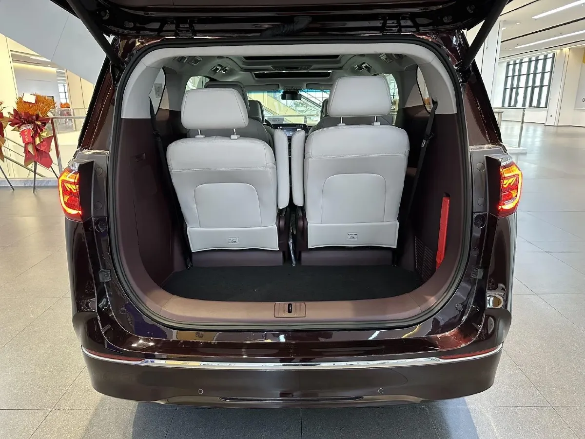 2022 Buick GL8 2.0T 237HP L4 9AT,autocango,china used car exporter,china ev exporter,chinese used car exporter,chinese used ev exporter