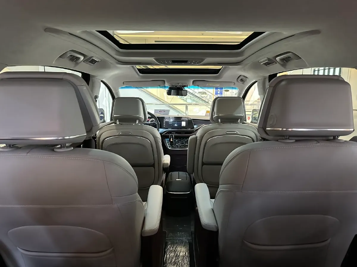 2022 Buick GL8 2.0T 237HP L4 9AT,autocango,china used car exporter,china ev exporter,chinese used car exporter,chinese used ev exporter