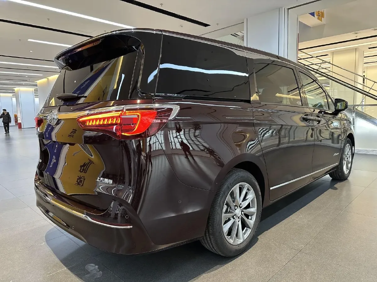 2022 Buick GL8 2.0T 237HP L4 9AT,autocango,china used car exporter,china ev exporter,chinese used car exporter,chinese used ev exporter