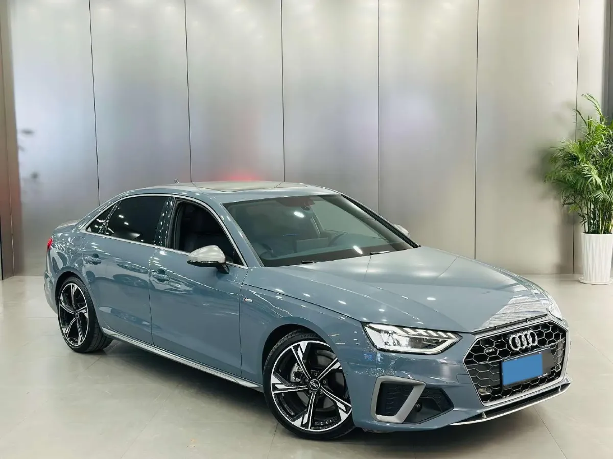 2022 Audi A4L 2.0T 190HP L4 7DCT,autocango,china used car exporter,china ev exporter,chinese used car exporter,chinese used ev exporter