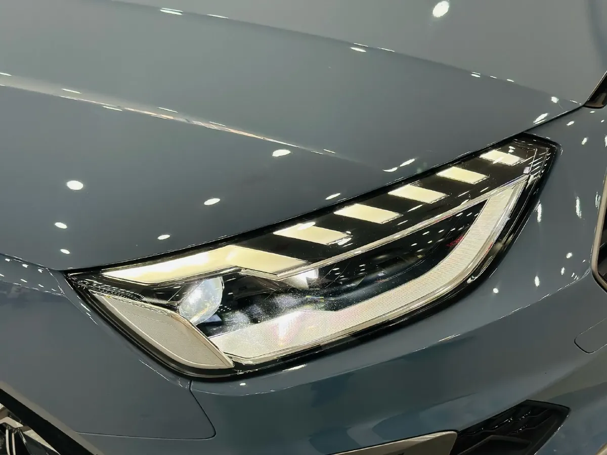 2022 Audi A4L 2.0T 190HP L4 7DCT,autocango,china used car exporter,china ev exporter,chinese used car exporter,chinese used ev exporter