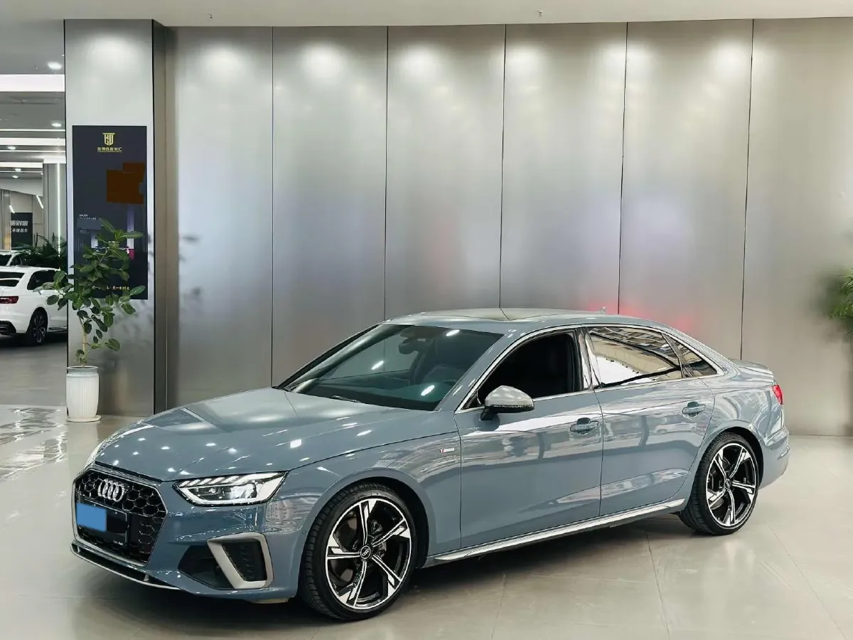 2022 Audi A4L 2.0T 190HP L4 7DCT,autocango,china used car exporter,china ev exporter,chinese used car exporter,chinese used ev exporter