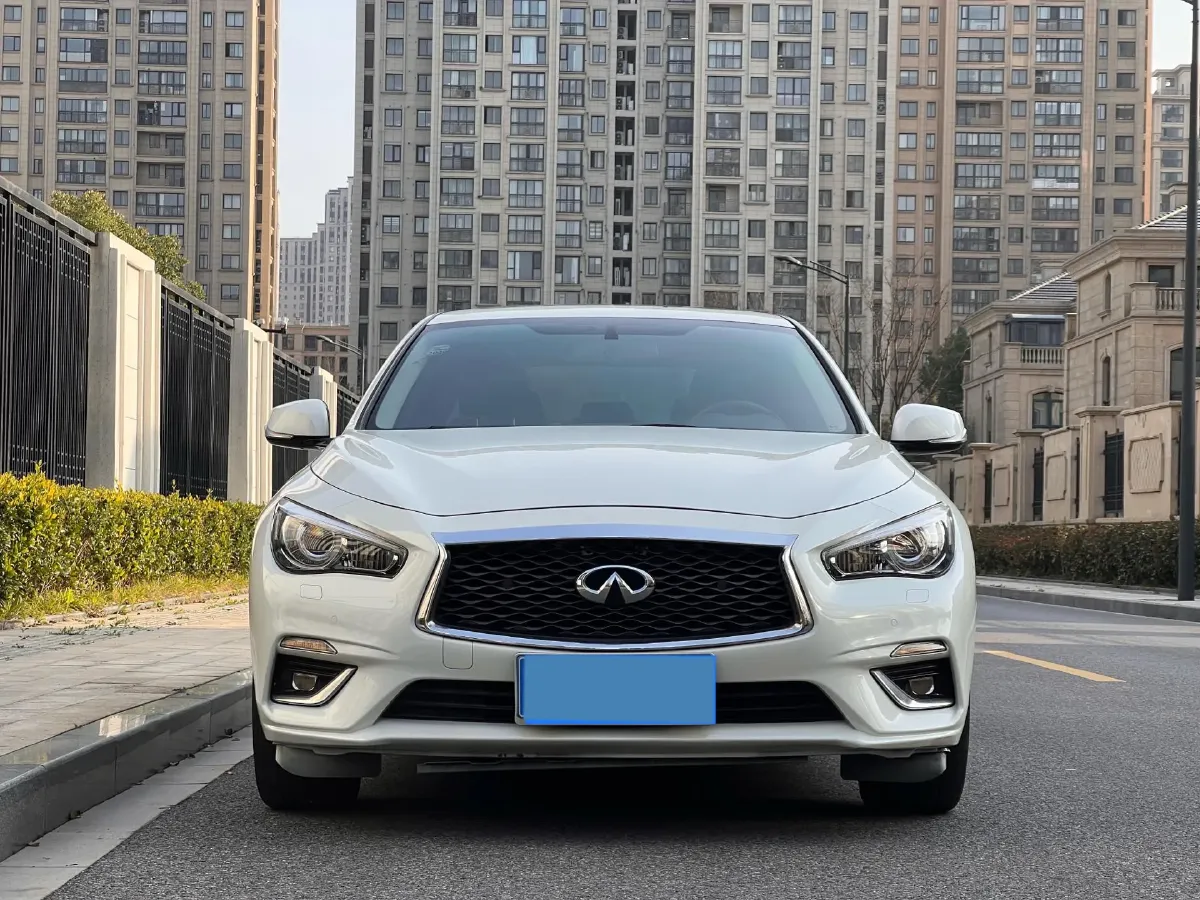 2018 Jeep Grand Commander 2.0T 265HP L4 9AT,autocango,china used car exporter,china ev exporter,chinese used car exporter,chinese used ev exporter