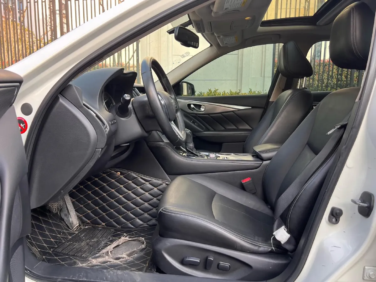 2018 Jeep Grand Commander 2.0T 265HP L4 9AT,autocango,china used car exporter,china ev exporter,chinese used car exporter,chinese used ev exporter