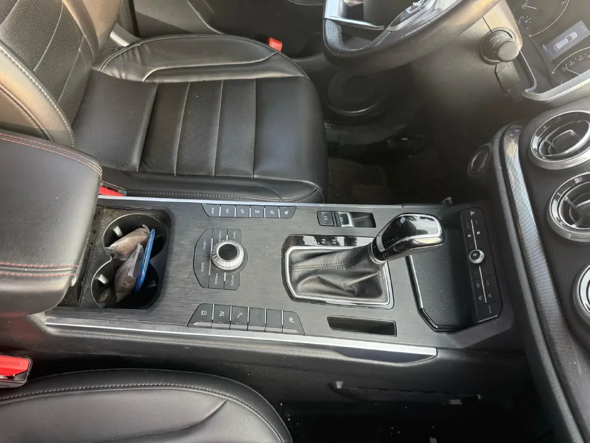 2017 WEY VV5 2.0T 197HP L4 7DCT,autocango,china used car exporter,china ev exporter,chinese used car exporter,chinese used ev exporter