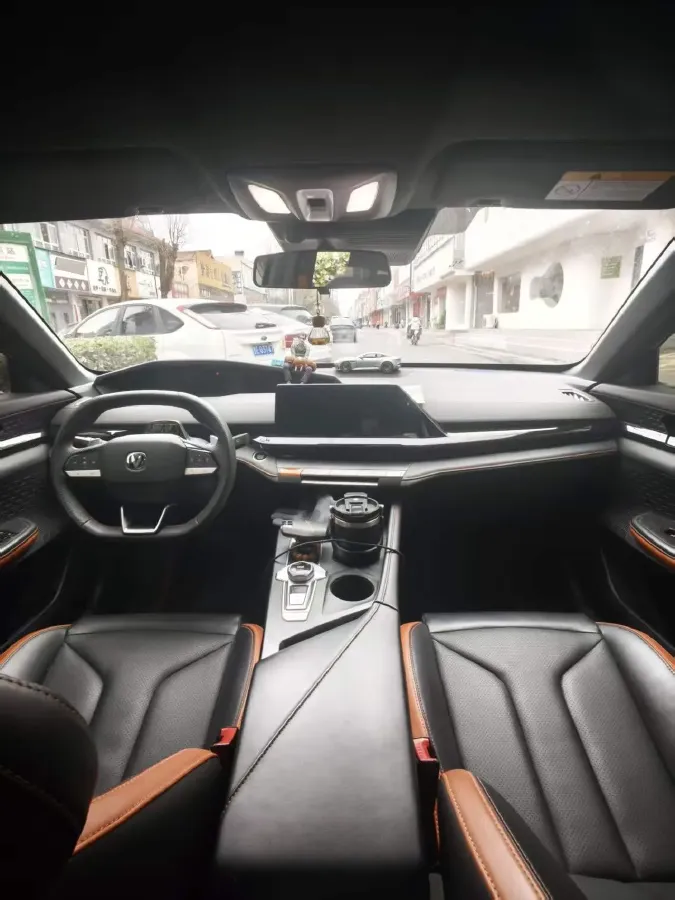 2023 ChangAn UNI-V 1.5T 188HP L4 7DCT,autocango,china used car exporter,china ev exporter,chinese used car exporter,chinese used ev exporter