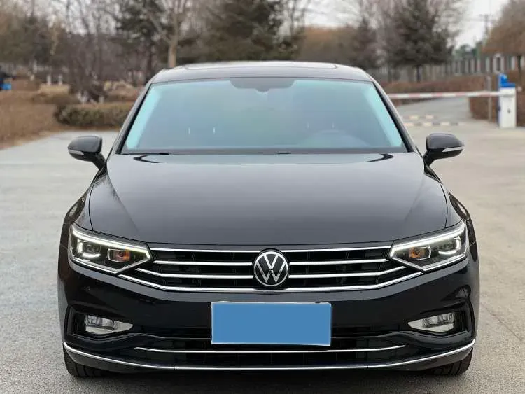 2020 Volkswagen Magotan 2.0T 186HP L4 7DCT,autocango,china used car exporter,china ev exporter,chinese used car exporter,chinese used ev exporter