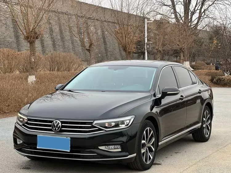 2020 Volkswagen Magotan 2.0T 186HP L4 7DCT,autocango,china used car exporter,china ev exporter,chinese used car exporter,chinese used ev exporter